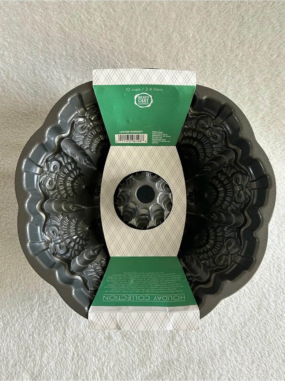 Nordic Ware Christmas Tree Bundt Pan Holiday Baking 10 Cup Very Merry New NIP